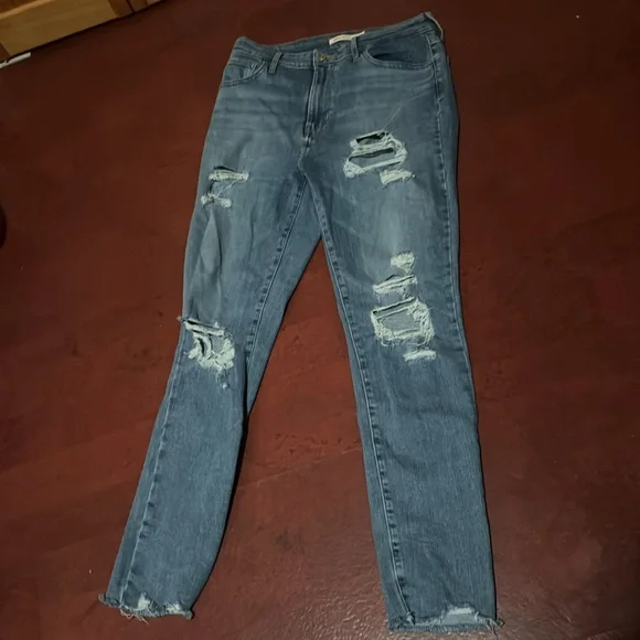 Levi’s - Picture 2 of 3